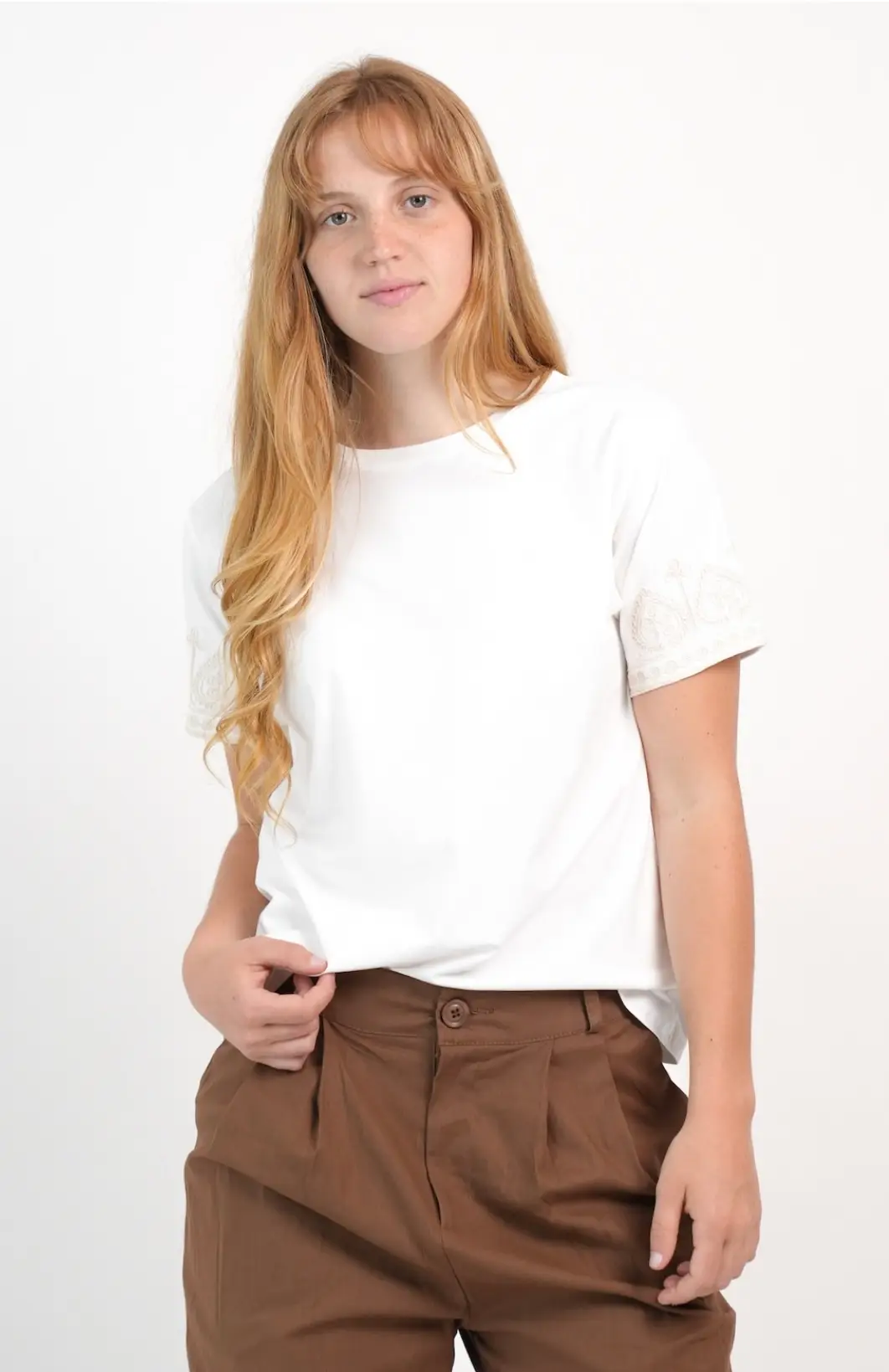 Remera Con Manga Bordada